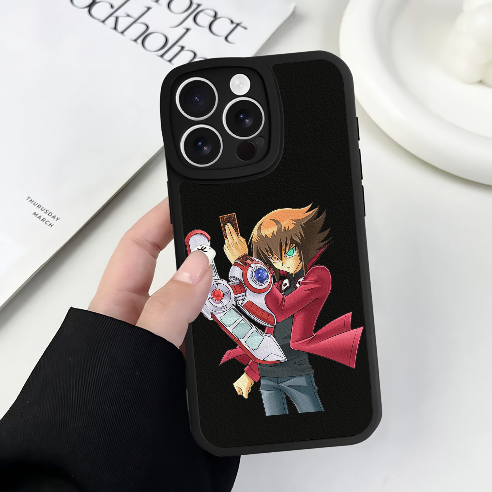 遊☆戯☆王 Yu-Gi-Oh! 【iPhone 16シリーズ対応】シリコンスマホケース（レザー調） 材質：シリコン